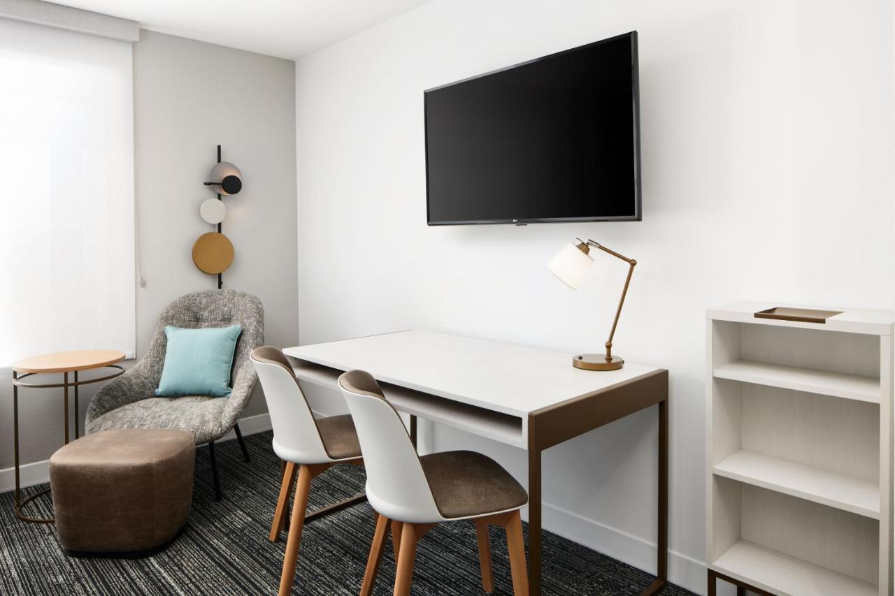 Towneplace Suites By Marriott Tampa Casino Area Orient Park Экстерьер фото