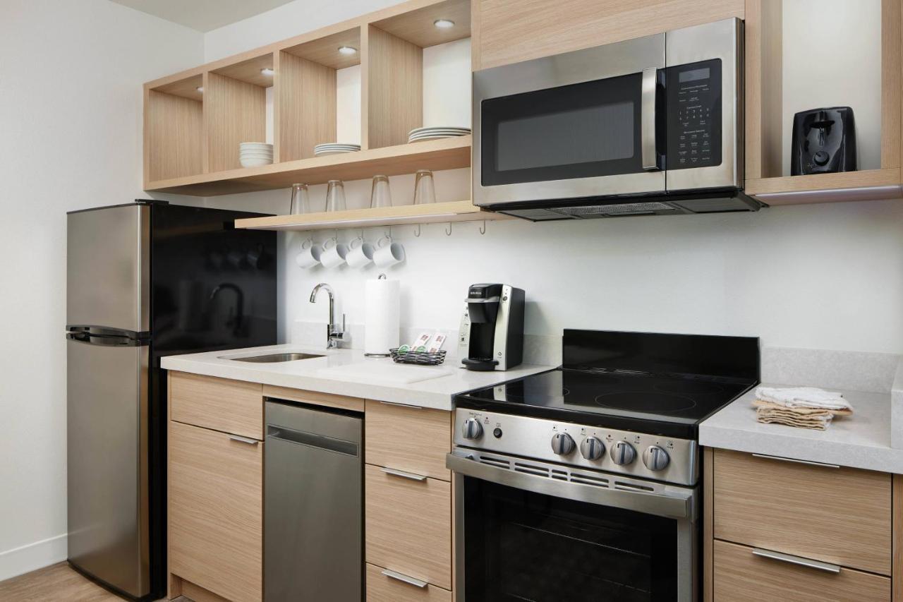 Towneplace Suites By Marriott Tampa Casino Area Orient Park Экстерьер фото