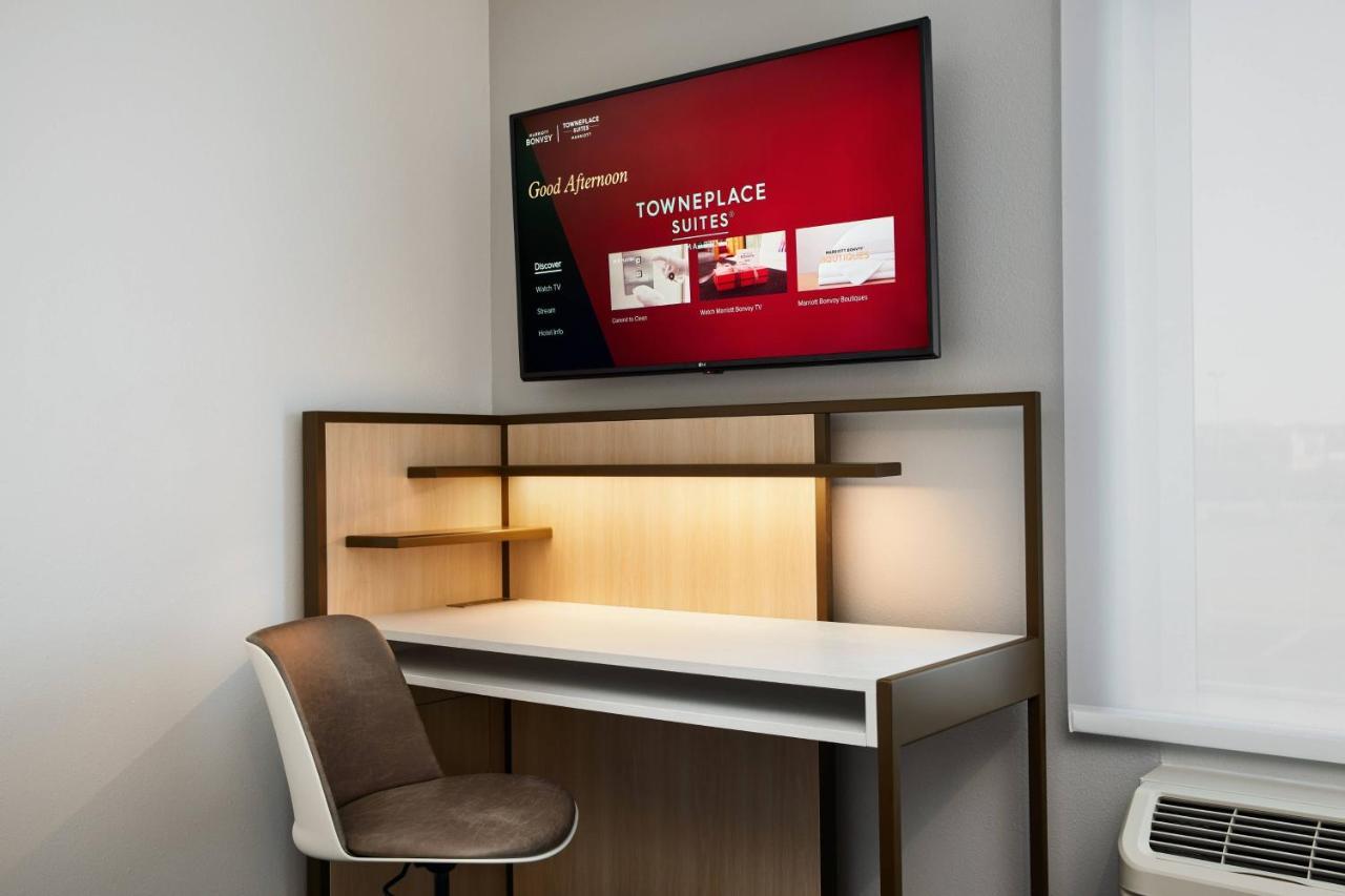 Towneplace Suites By Marriott Tampa Casino Area Orient Park Экстерьер фото