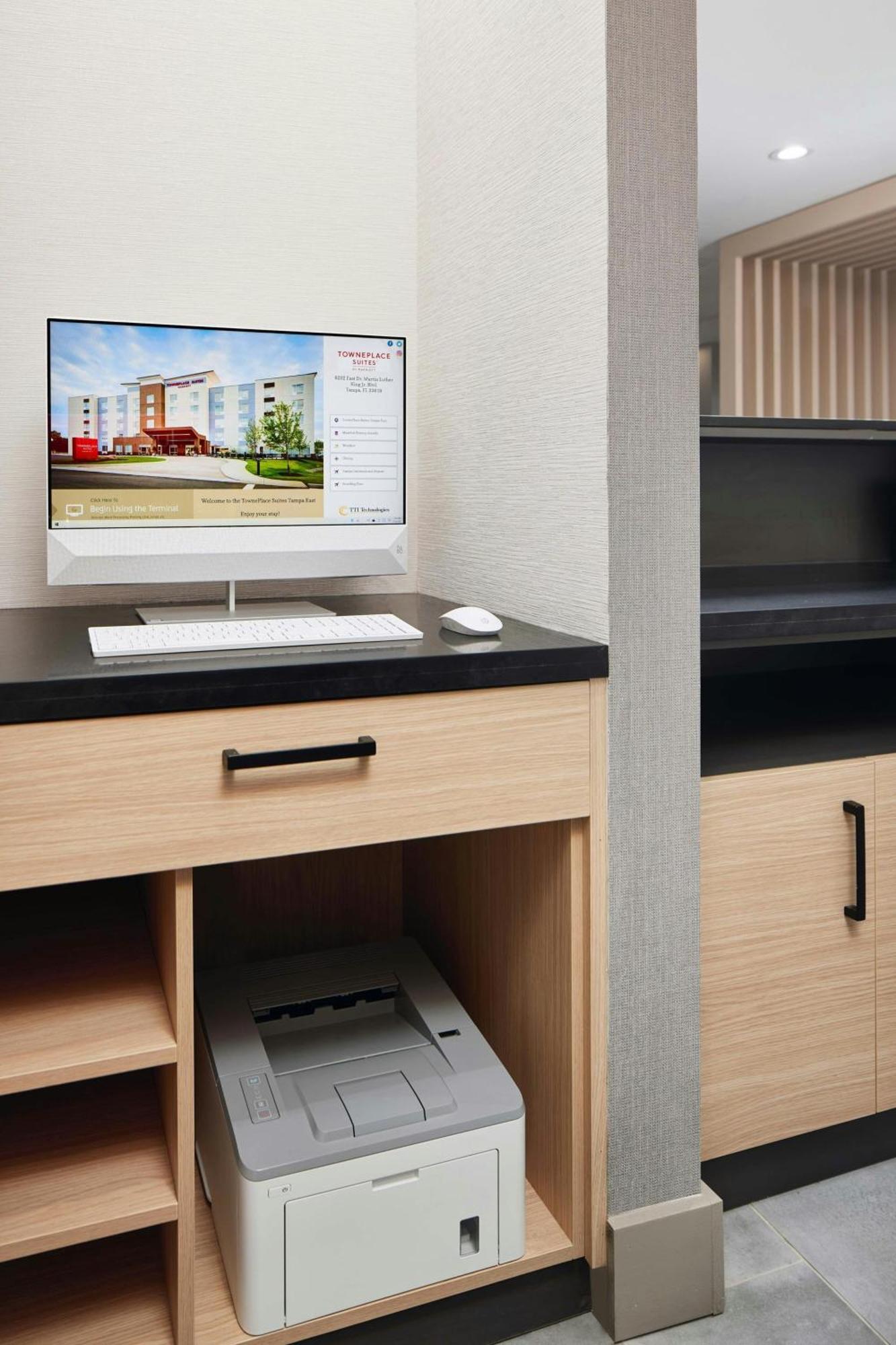 Towneplace Suites By Marriott Tampa Casino Area Orient Park Экстерьер фото