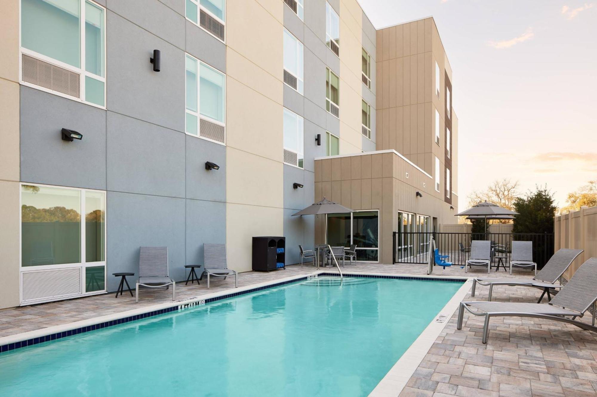 Towneplace Suites By Marriott Tampa Casino Area Orient Park Экстерьер фото