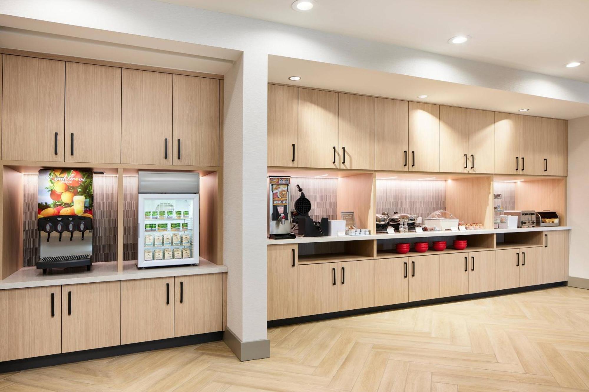 Towneplace Suites By Marriott Tampa Casino Area Orient Park Экстерьер фото